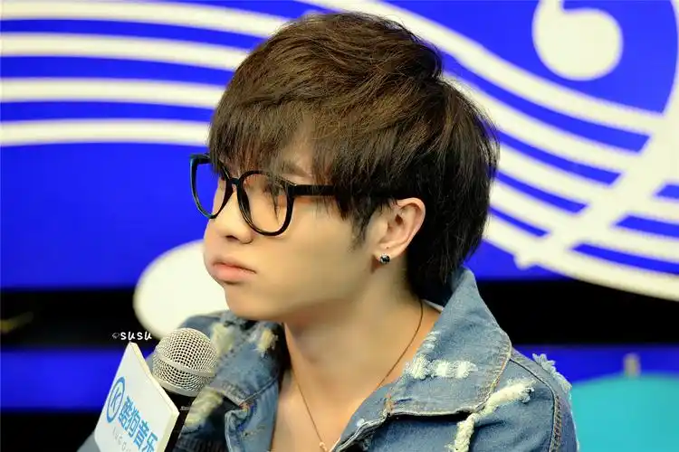 华晨宇壁纸图片