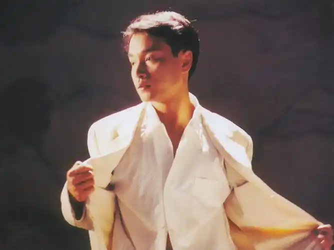 有没有哥哥张国荣绝世美颜的照片啊