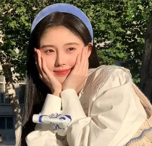 这个风格温柔可爱,太美了,天天在贴贴,我得头像又该换了#鞠婧祎秋天