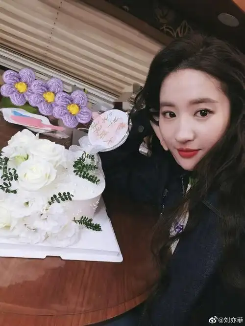 大家感觉感情好好刘亦菲的这个蛋糕感觉好好吃啊#刘亦菲  #梦华录