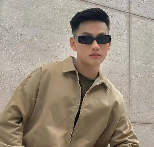 这才是25岁男生该剪的发型造型清爽帅气尽显轻熟气质