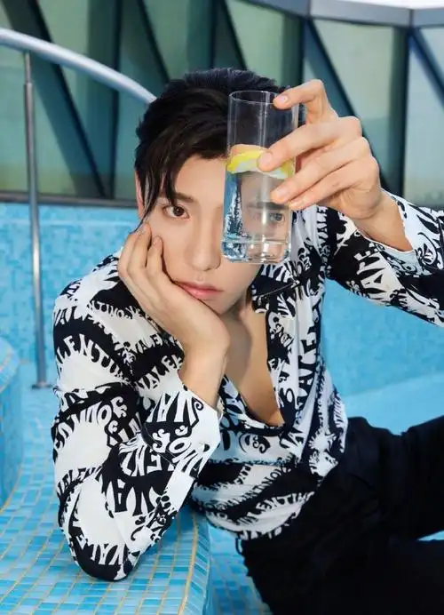 王子异夏天的第一组写真##王子异2022的第一组夏日写真