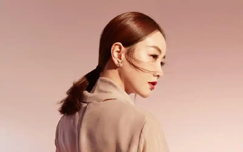 杨蓉性感迷人写真图片桌面壁纸