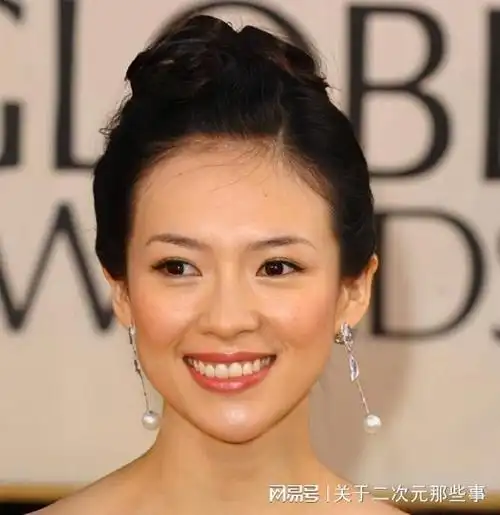 章子怡的完美脸型难怪大街上点痣的照片都用她