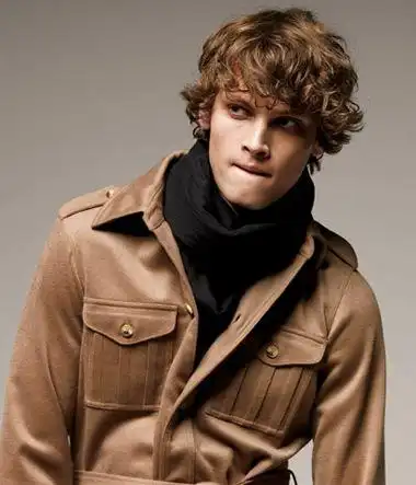 男生留长发好看吗 男生自然卷应该留什么长发