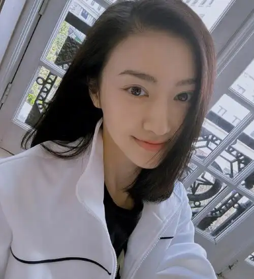 景甜为什么被称为活体貔貅(景甜最新动态消息)