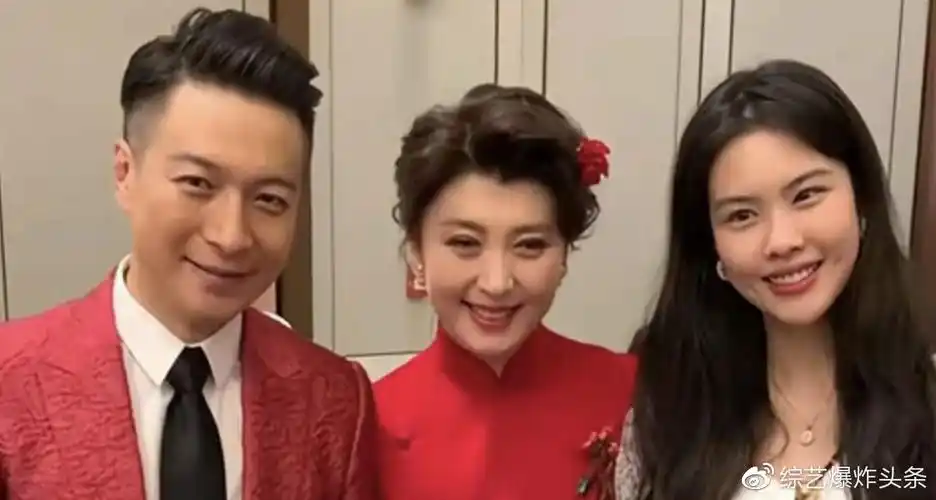 闫学晶49岁当婆婆常被误会是冯巩媳妇春晚遇险最感恩赵本山