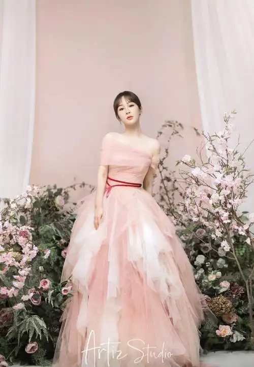 气质好不好,关键在穿搭,杨紫3套穿搭高贵又高级_礼服