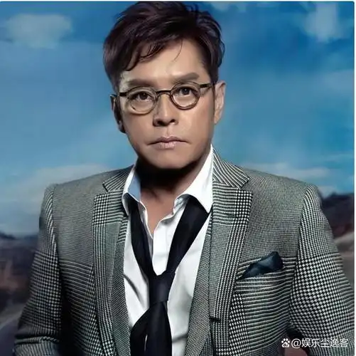 香港殿堂级男歌手,曾被扒"睡粉"成瘾,再看他犯的错,应该不冤