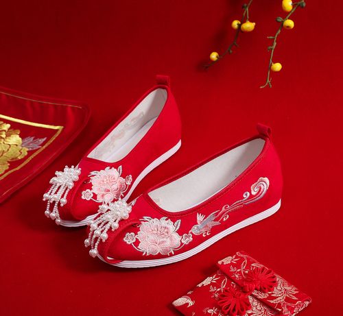 玉色古风汉服鞋女中式婚鞋红色珍珠秀禾鞋古装新娘鞋内增高绣花鞋