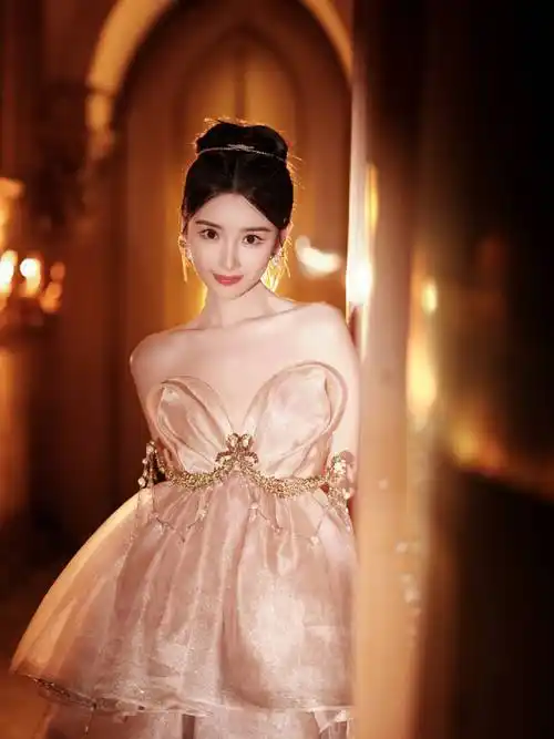 毛晓彤百变写真太惊艳!她肤白貌美大长腿修长性感撩人