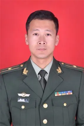 现任莱芜市公安消防支队政治协理员,主持特勤中队工作,武警少校警衔