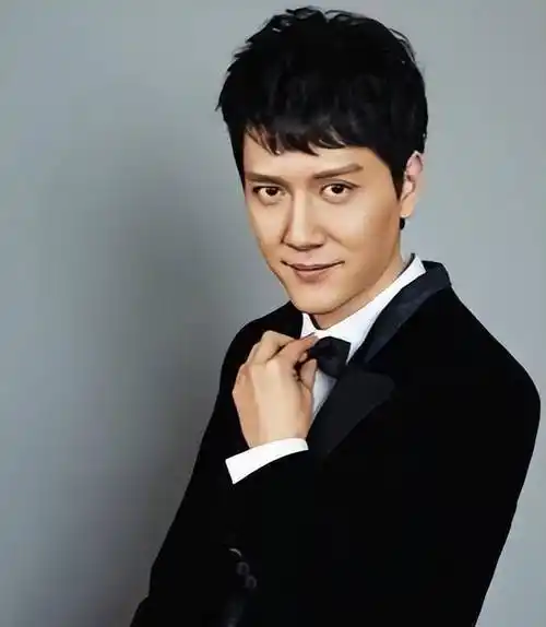 冯绍峰甜蜜示爱,亲密照片曝光引发热议,网友祝福:找到真爱