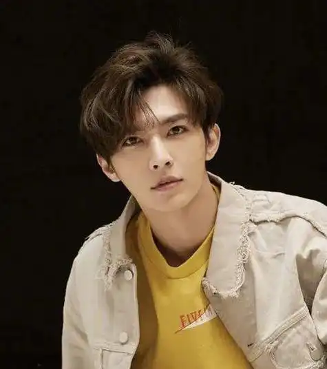 龚俊下跪?王源文淇地下恋?王彦霖小三?