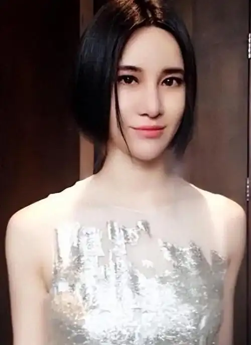 超女冠军江映蓉,因容貌焦虑沉迷整容,最终失败像"怪物"