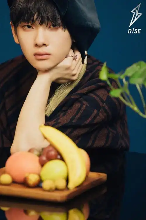 简介:周震南复古油画感大片写真图片,分享一组周震南