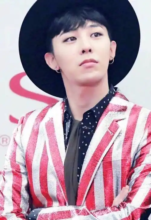 退伍之后整容了?权志龙的鼻子怪怪的,可能还要恢复恢复_香奈儿_的发展