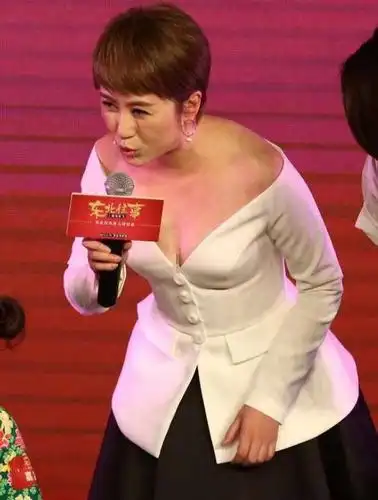 马丽这身材太"撩人"了,皓质呈露柳娇花媚,原来身材如魔鬼