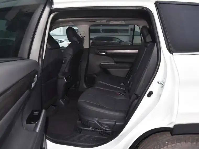 汉兰达第二排座椅怎么调节角度