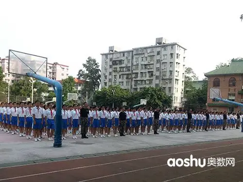 广州市第七中学2013年初一新生军训照片分享