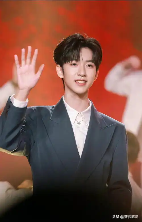 贺峻霖大影节vlog全记录,贺峻霖纪录片 - 叽里星座