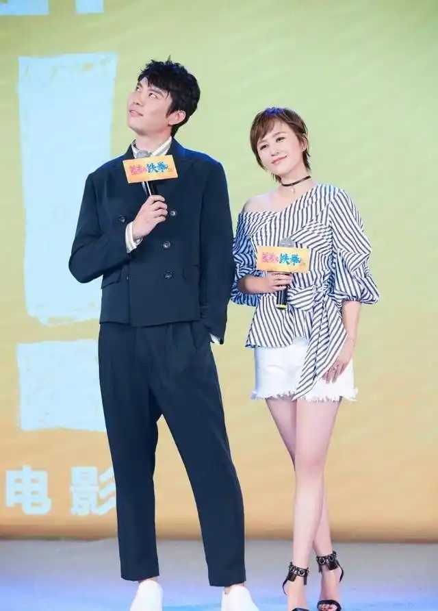 毕业于北京电影学院表演系的艾伦,机缘巧合加入开心麻花,才走上了喜剧