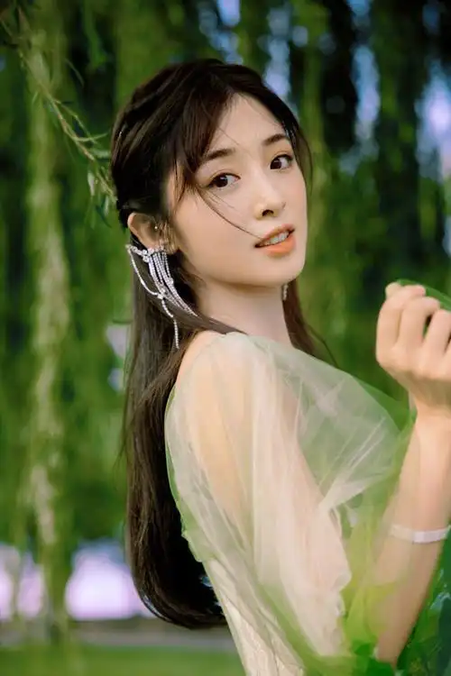 三四十岁了,还那么娇俏可爱