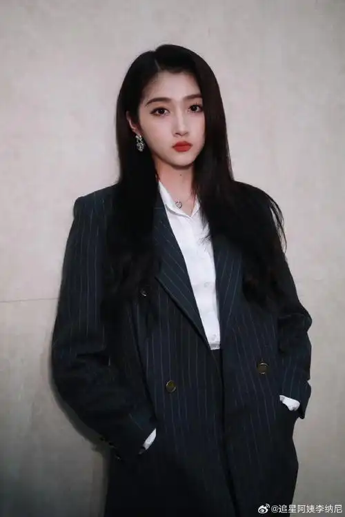 关晓彤女霸总妆##王牌对王牌