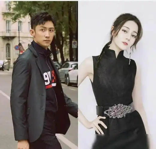 热巴黄景瑜亲密互动女方张嘴让对方看牙上是否沾有口红吃瓜群众已看懵