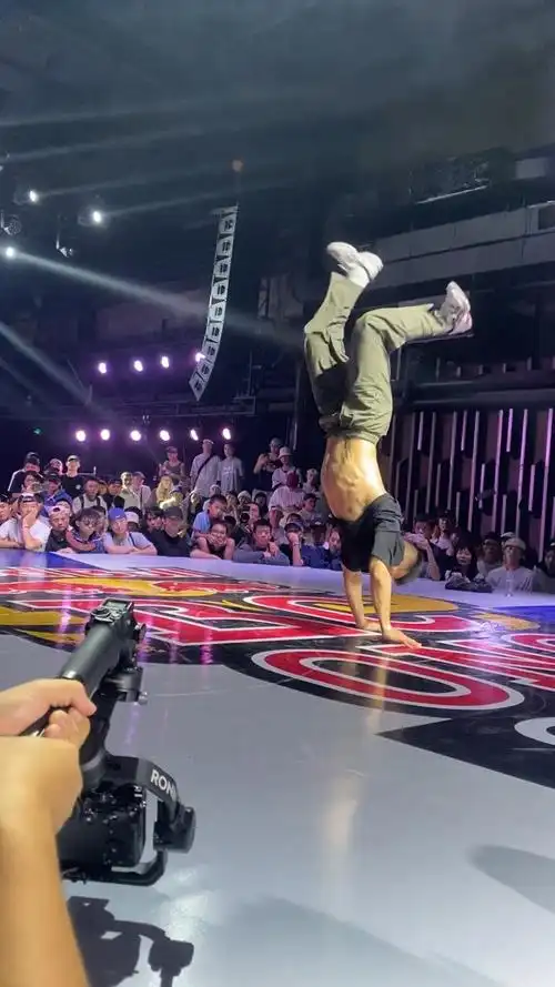 街舞breaking 比赛瞬间 高难度技巧动作