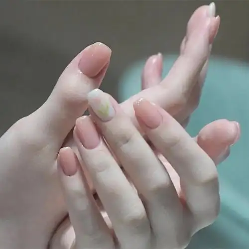 适合夏天的美甲,适合夏天做的美甲(谁做谁好看的冰透美甲来了)