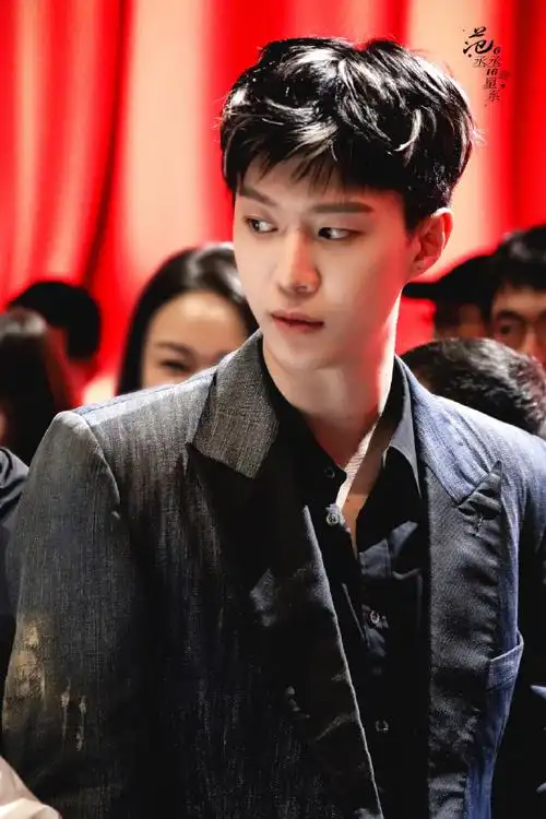 范丞丞金色挑染##范丞丞官宣澳门国际喜剧节