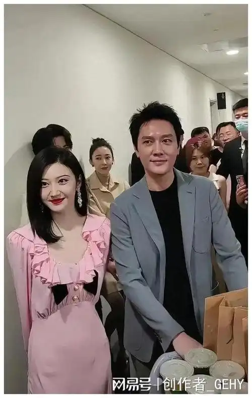 景甜现在已经不适合再当女主了脸开始拉垮了网友老了