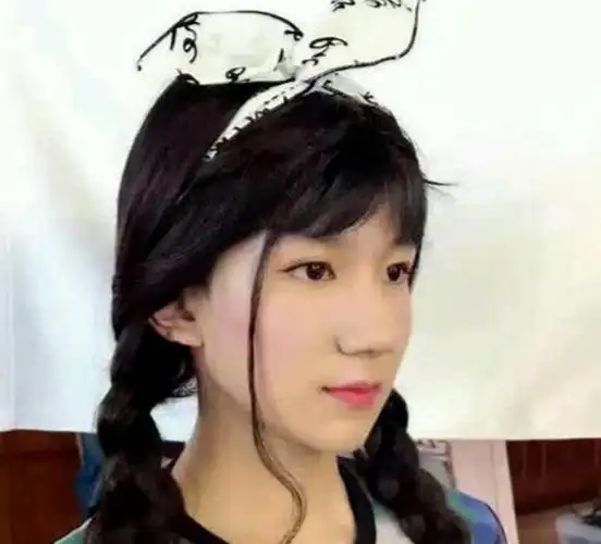 扮女装的男明星,王源可爱,胡歌和李易峰惊艳,而他简直辣眼睛!