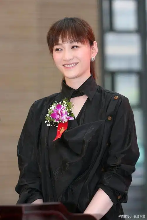 网传钟汉良和李小冉又要搭档拍言情剧了,细数下来这是他俩的三搭.