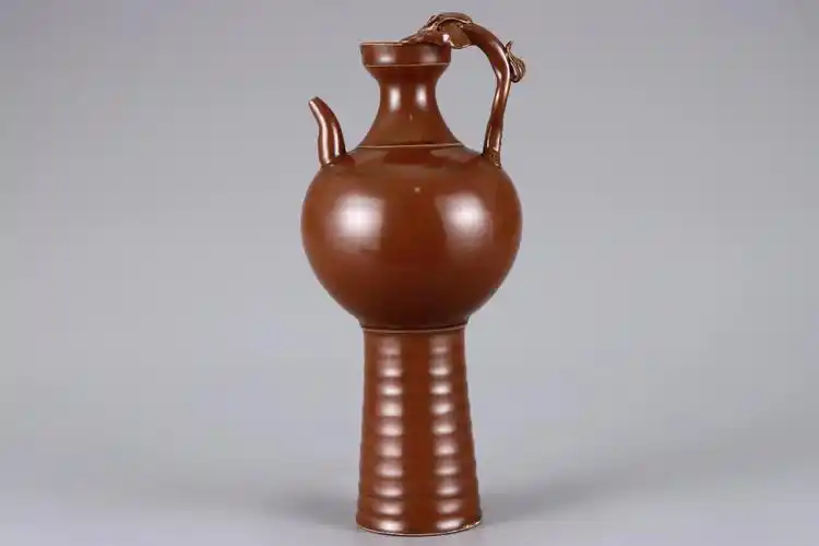 北宋定窑紫金釉执壶