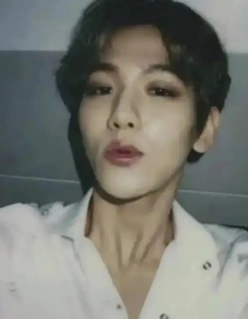 南韩蛊王边伯贤  #baekhyun边伯贤  #天才爱豆边伯贤  #女友视角