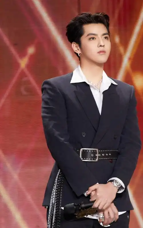 腾讯视频星光大赏##吴亦凡2020年度全能唱作人##吴亦凡vip之星