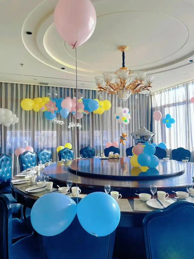 宝贝生日惊喜布置,给宝宝不一样的生日体验#气球派对布置 #气