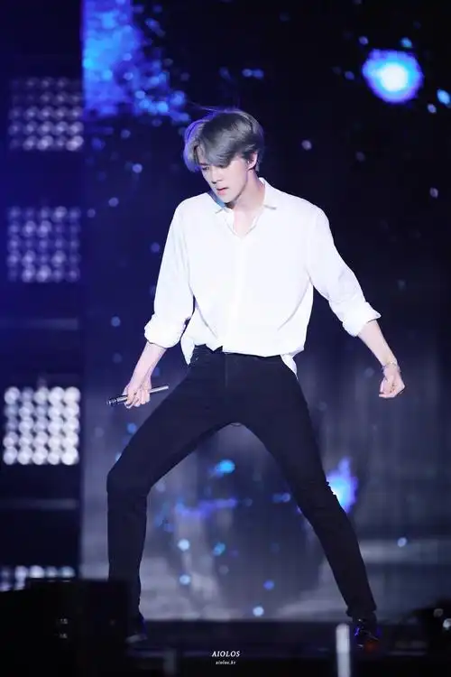 世勋sehun exo 演唱会 银发【美疯了的宝宝( )】墙纸 wallpaper