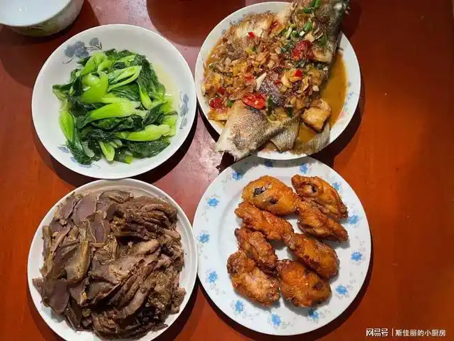 回娘家吃的4菜午餐全是我爱吃的菜晒朋友圈走红网友亲妈