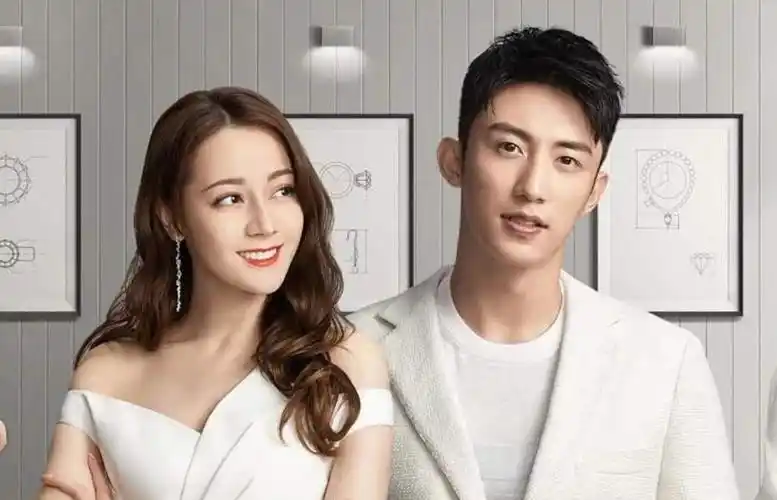 热巴被曝出恋情后仍不回应,现身剧(图11)