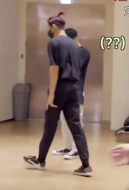 黄旭熙一双鞋穿遍练习室的人kbchallenge也是