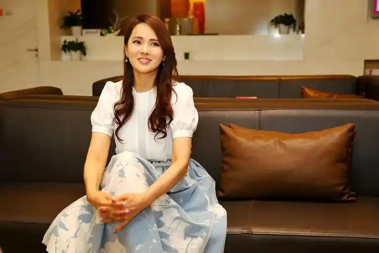 张嘉欣图片(9年婚姻23年感情) - 赤虎壹号