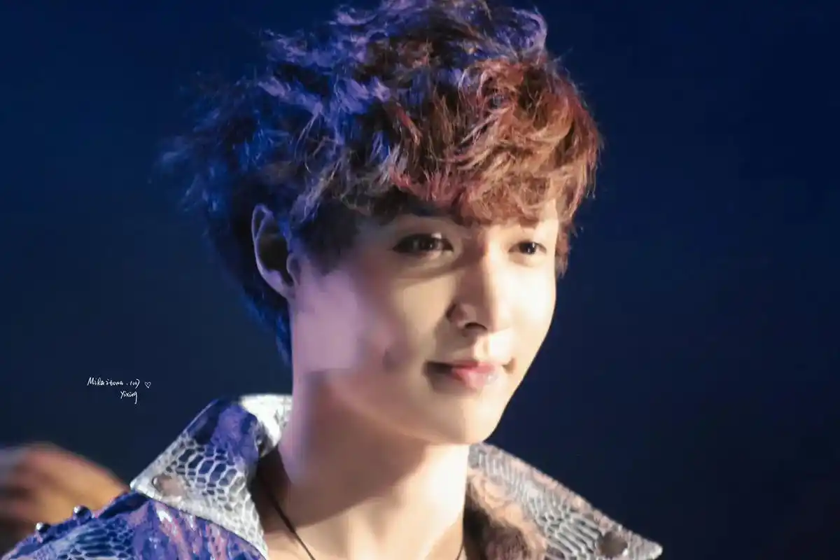 十年前的那个少年 转眼已经长大了 张艺兴 出道十周年快乐 我 - 抖音