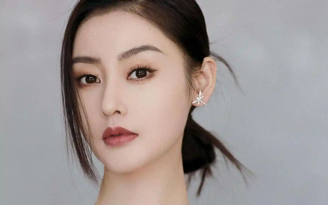 为什么明星正面都能看到耳朵