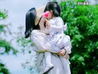 谢娜发帖给二胎女儿"小咘芽"庆生:最幸福的事情是成为