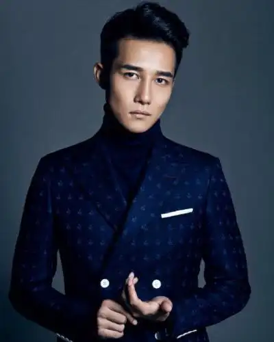 在电视剧《猎狐》当中扮演郝小强这个角色的是演员章涛.