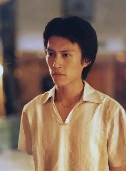 错过隋俊波,被江珊的女儿嫌弃,娶了李佳的靳东,如今成人生赢家