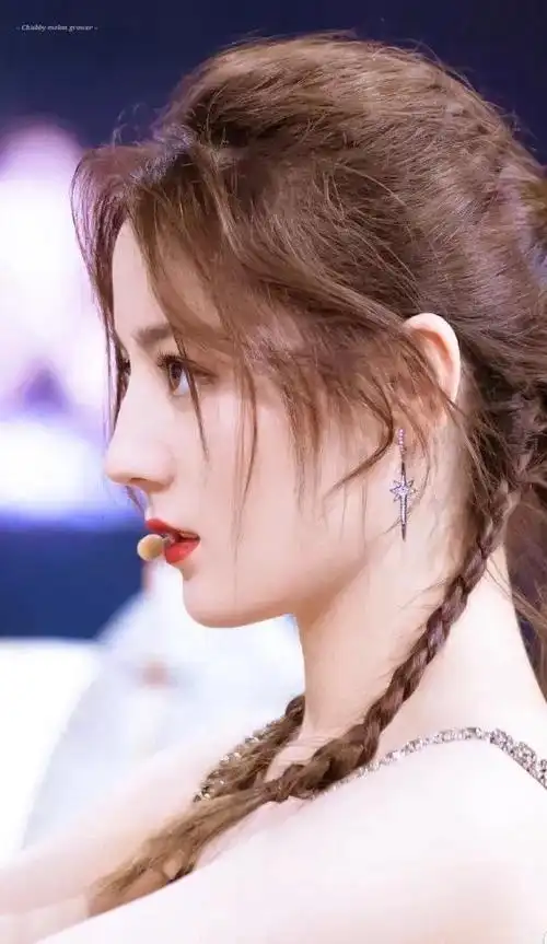 迪丽热巴最美的侧颜照片网友简直就是秒杀系列啊